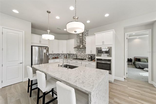 11895 SW 33RD LANE, Gainesville, FL 32608