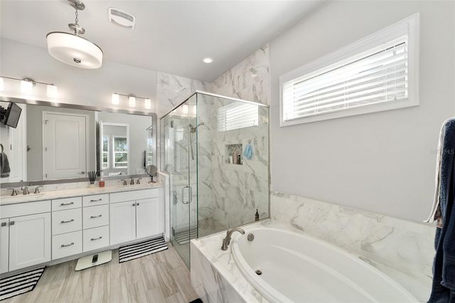 11895 SW 33RD LANE, Gainesville, FL 32608