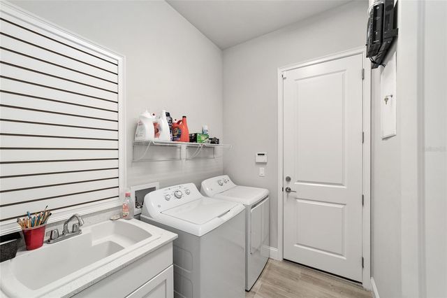 11895 SW 33RD LANE, Gainesville, FL 32608