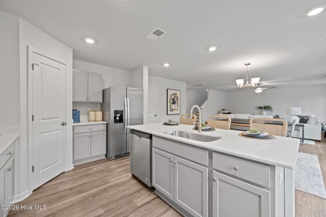 532 Sandy Hollow Drive 41, Jacksonville, NC 28540