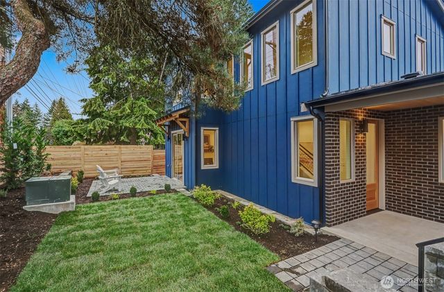 11247 108th Avenue NE, Kirkland, WA 98033