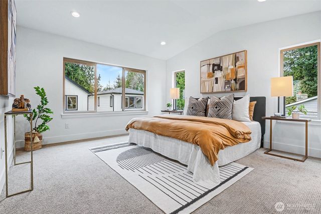 11247 108th Avenue NE, Kirkland, WA 98033