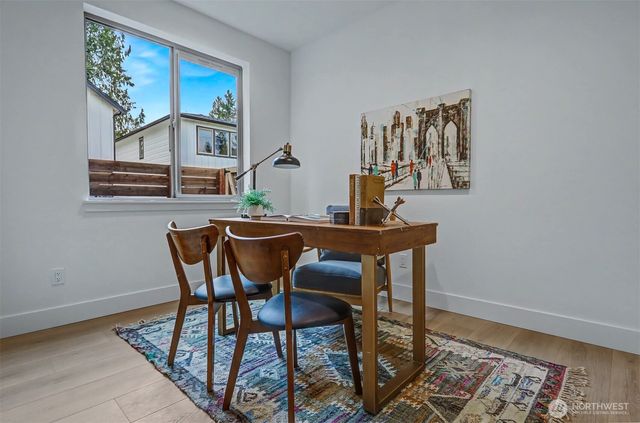 11247 108th Avenue NE, Kirkland, WA 98033