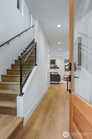 11247 108th Avenue NE, Kirkland, WA 98033