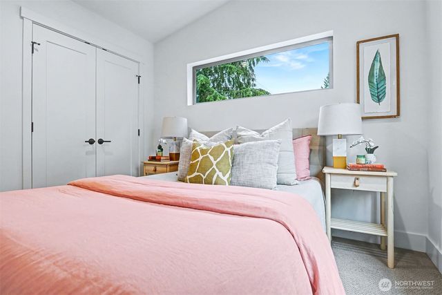 11247 108th Avenue NE, Kirkland, WA 98033