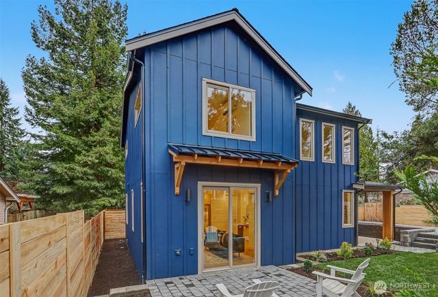 11247 108th Avenue NE, Kirkland, WA 98033