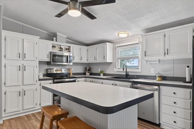 2667 Roland Road, Whitesboro, TX 76273