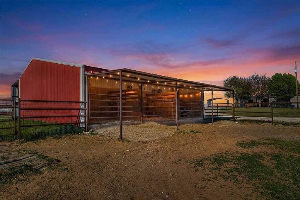 2667 Roland Road, Whitesboro, TX 76273