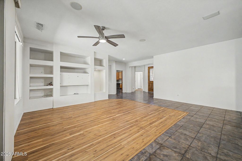 Image 7 of property listing at 16731 W ORACLE RIM Drive, Surprise, AZ 85387