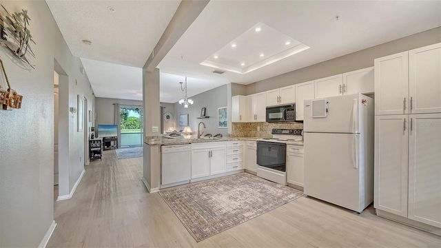 9620 CLUB SOUTH CIRCLE 5107, Sarasota, FL 34238