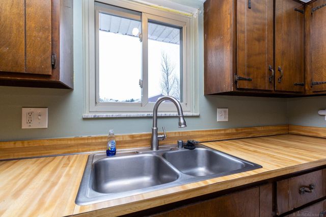 77177 Omo Road, Armada, MI 48005