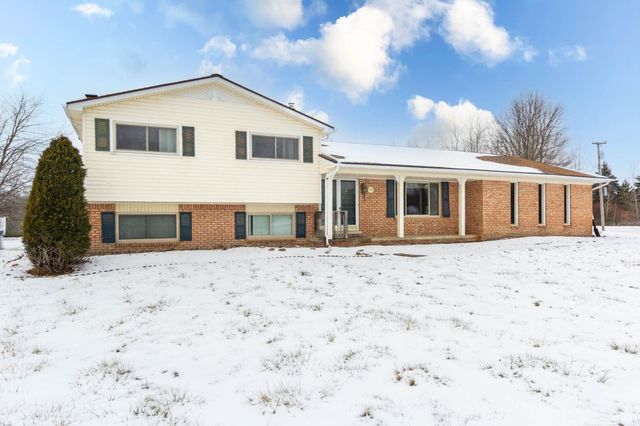 77177 Omo Road, Armada, MI 48005