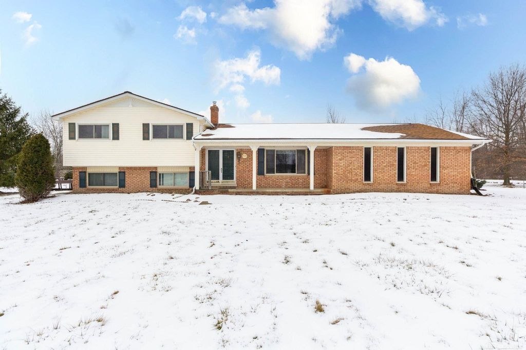 77177 Omo Road, Armada, MI 48005