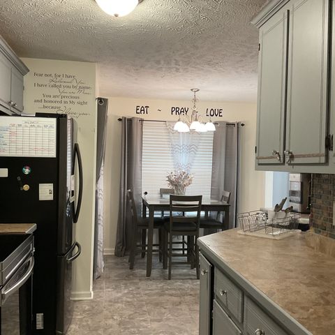 1640 Broad Cir, Clarksville, TN 37042