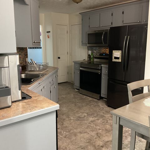 1640 Broad Cir, Clarksville, TN 37042