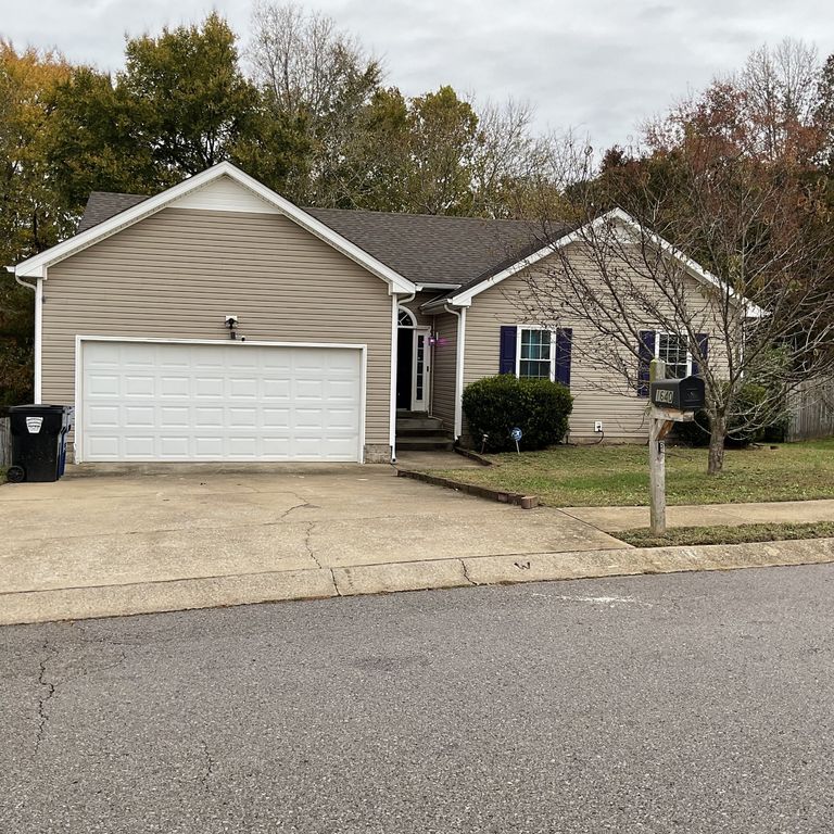 1640 Broad Cir, Clarksville, TN 37042