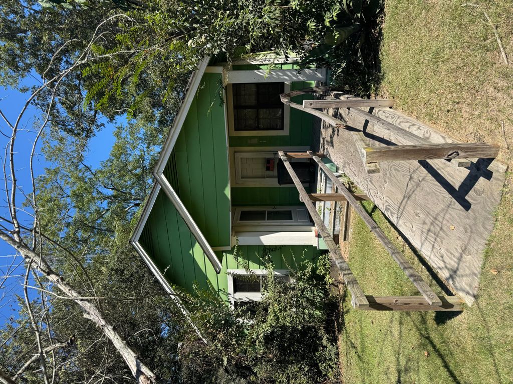 905 Fairley St., Hattiesburg, MS 39401