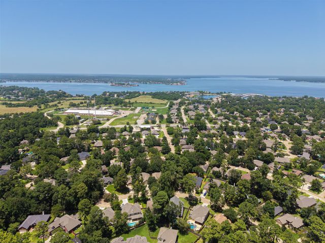 12430 Longfellow Drive, Montgomery, TX 77356