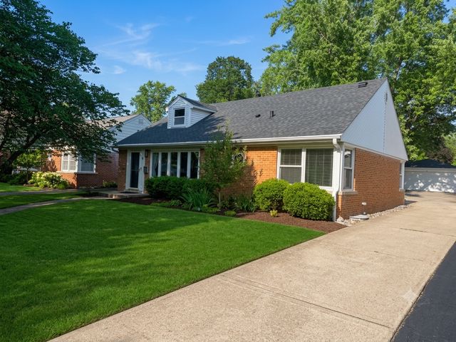 9 N Waverly Place, Mount Prospect, IL 60056