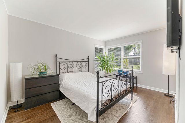 9 N Waverly Place, Mount Prospect, IL 60056