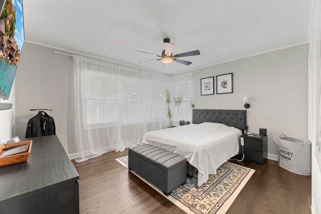 9 N Waverly Place, Mount Prospect, IL 60056