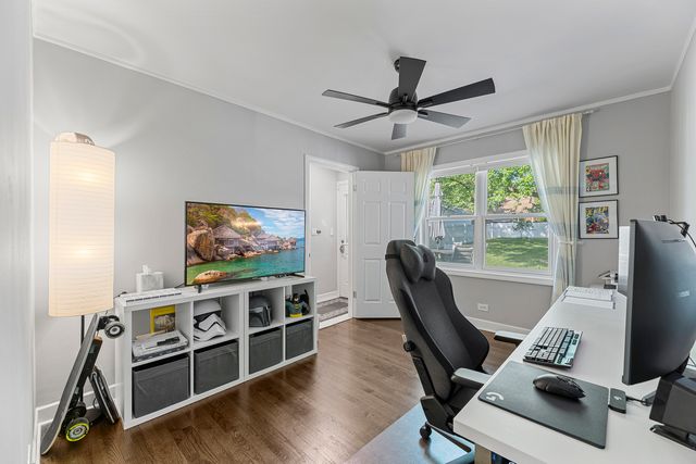 9 N Waverly Place, Mount Prospect, IL 60056