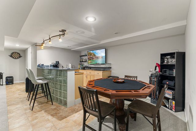 9 N Waverly Place, Mount Prospect, IL 60056