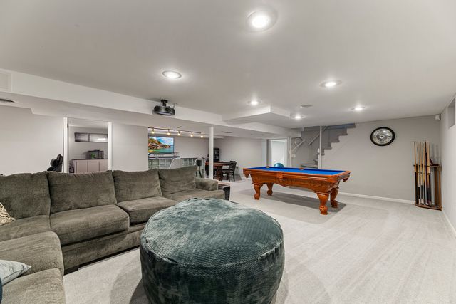 9 N Waverly Place, Mount Prospect, IL 60056
