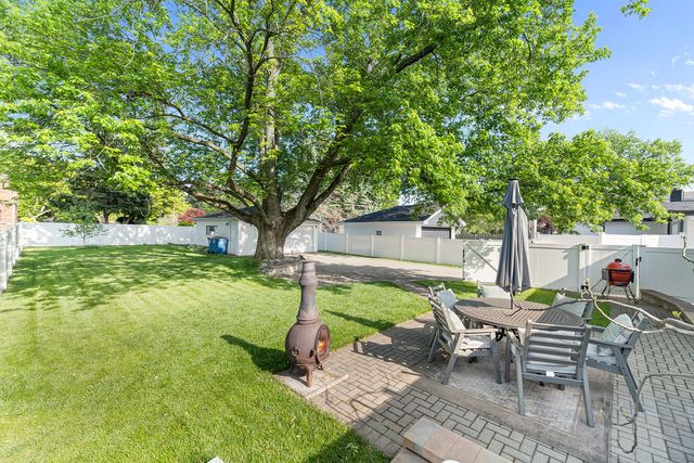 9 N Waverly Place, Mount Prospect, IL 60056