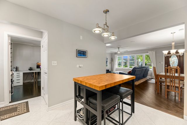 9 N Waverly Place, Mount Prospect, IL 60056