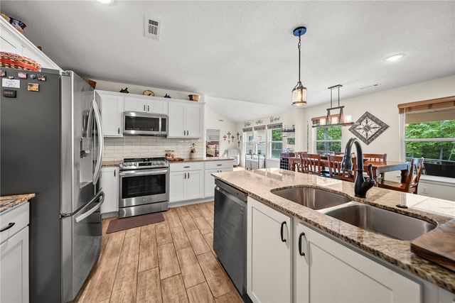 12627 Lodge Drive, Garfield, AR 72732