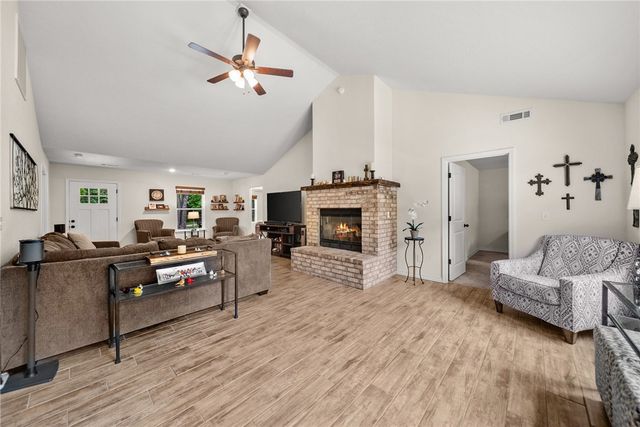 12627 Lodge Drive, Garfield, AR 72732
