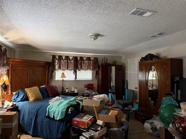 215 Roma Drive, Duncanville, TX 75116