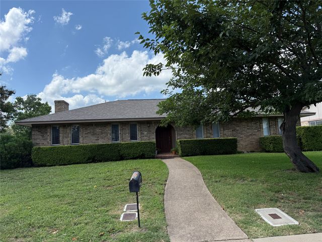 215 Roma Drive, Duncanville, TX 75116