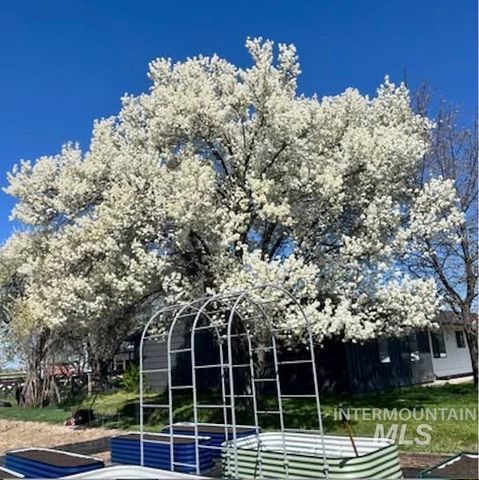 4825 High Hope Ln, Nampa, ID 83686