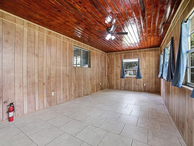 2014 HELMS AVENUE, Leesburg, FL 34748