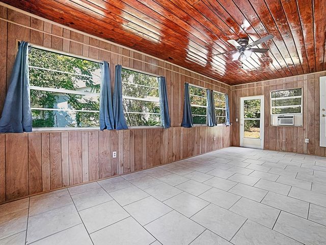 2014 HELMS AVENUE, Leesburg, FL 34748