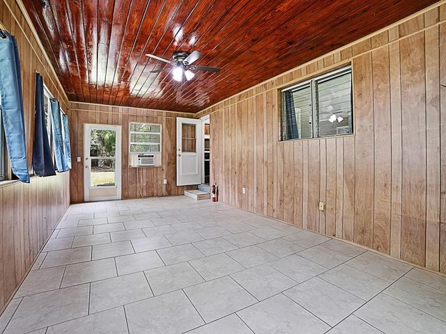 2014 HELMS AVENUE, Leesburg, FL 34748