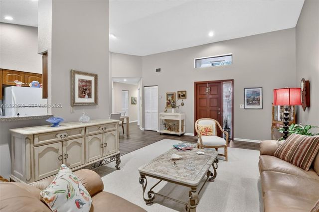 369 NW 97th Ave, Plantation, FL 33324