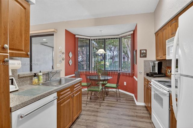 369 NW 97th Ave, Plantation, FL 33324