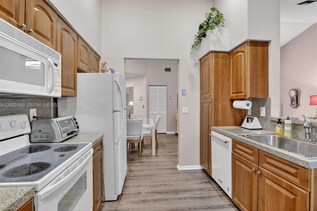 369 NW 97th Ave, Plantation, FL 33324