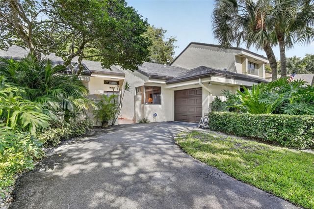 369 NW 97th Ave, Plantation, FL 33324