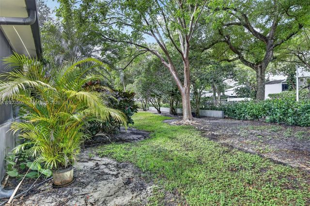 369 NW 97th Ave, Plantation, FL 33324