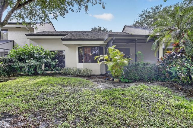 369 NW 97th Ave, Plantation, FL 33324
