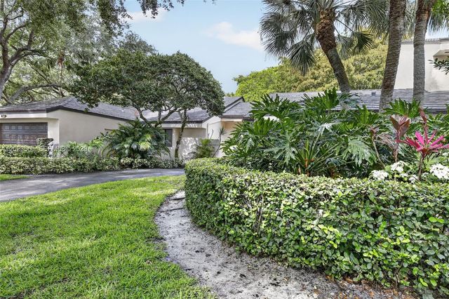 369 NW 97th Ave, Plantation, FL 33324