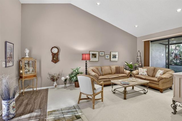 369 NW 97th Ave, Plantation, FL 33324
