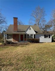 5620 Main Street, Pfafftown, NC 27040