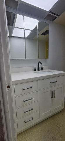 421 NE 14th Avenue 302, Hallandale Beach, FL 33009