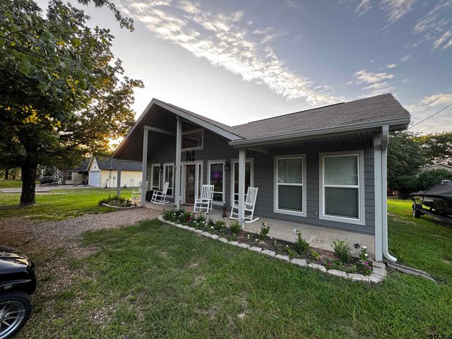 411 Cimarron Trail, Holly Lake Ranch, TX 75765