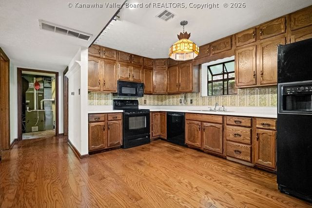 200 Laura Lane, Charleston, WV 25302